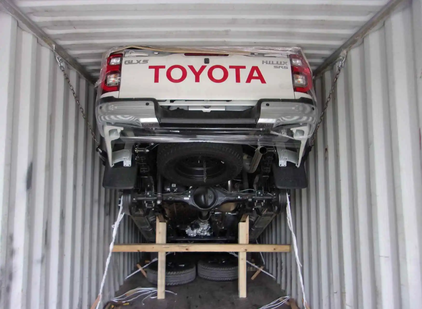 40ft Shipping Containers For Shipping Toyota Hilux - Intermodal Equipment